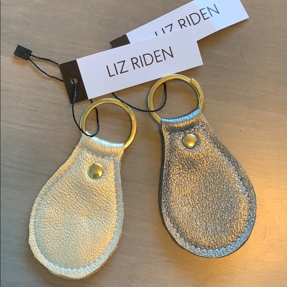 Metallic leather keychain - Picture 4 of 11